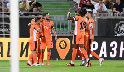 Başakşehir tek golle avantajı kaptı!