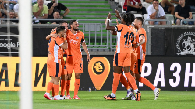 Başakşehir tek golle avantajı kaptı!