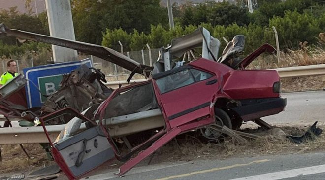 Bursa’da bariyerlere çarpan otomobilin sürücüsü öldü | Son dakika haberleri
