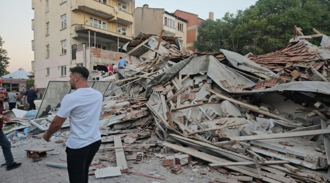 Balıkesir’de 6,1 büyüklüğünde deprem